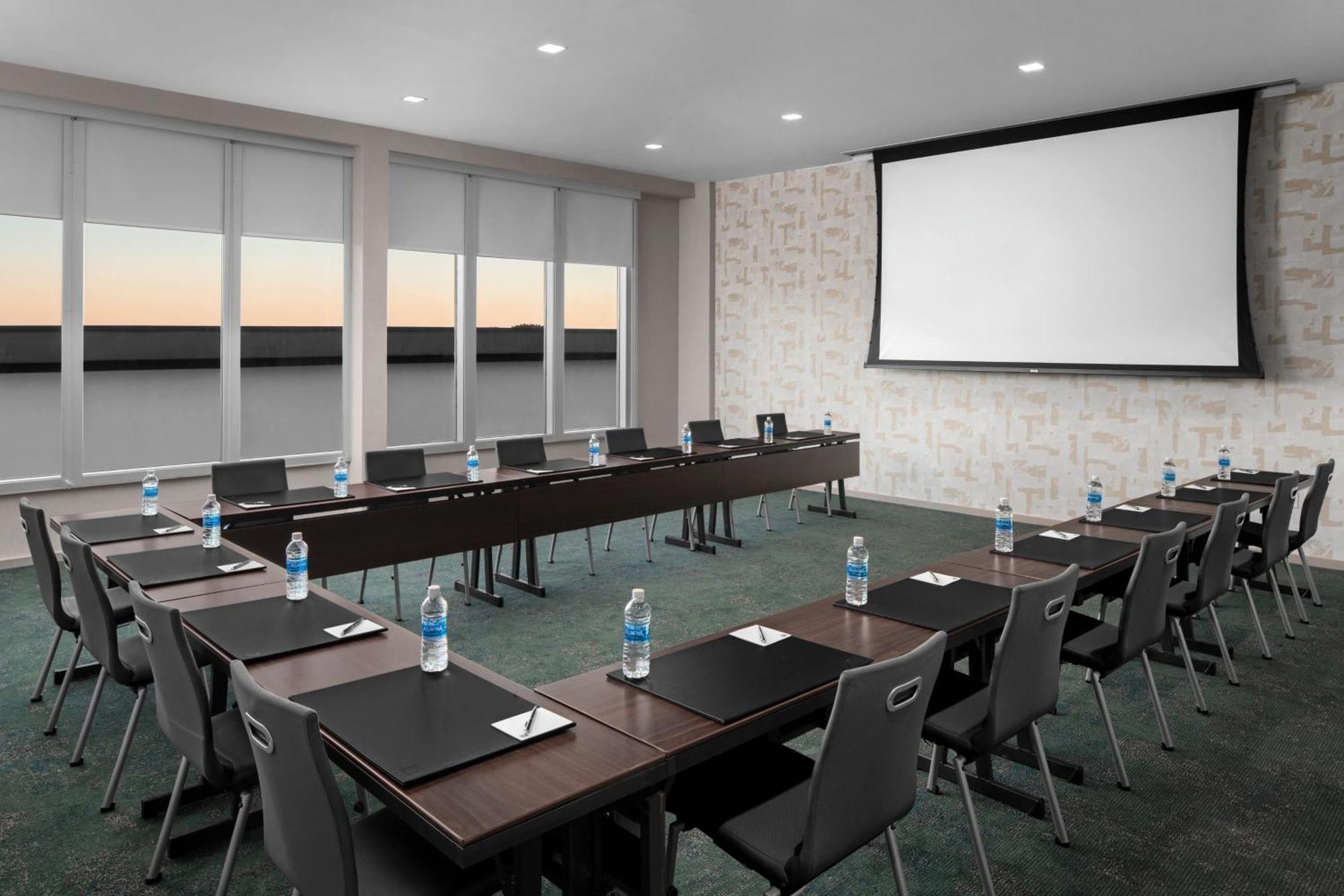 Ac Hotel By Marriott Raleigh North Hills Zewnętrze zdjęcie